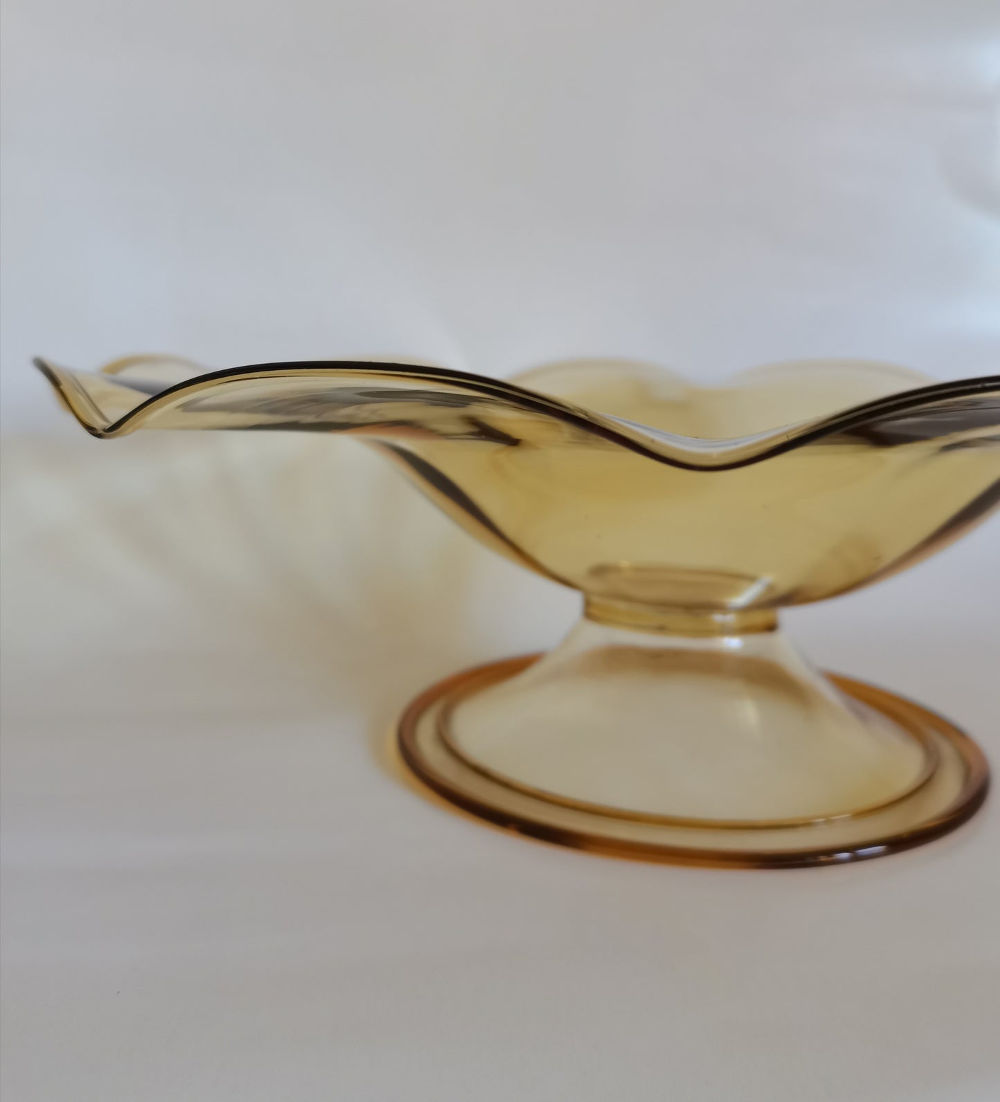 Coupe centre de table en verre de Murano ambré 1930's