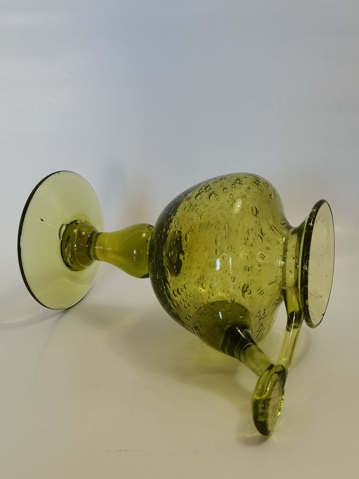 Bougeoir huilier en verre soufflé vert BIOT,  1970