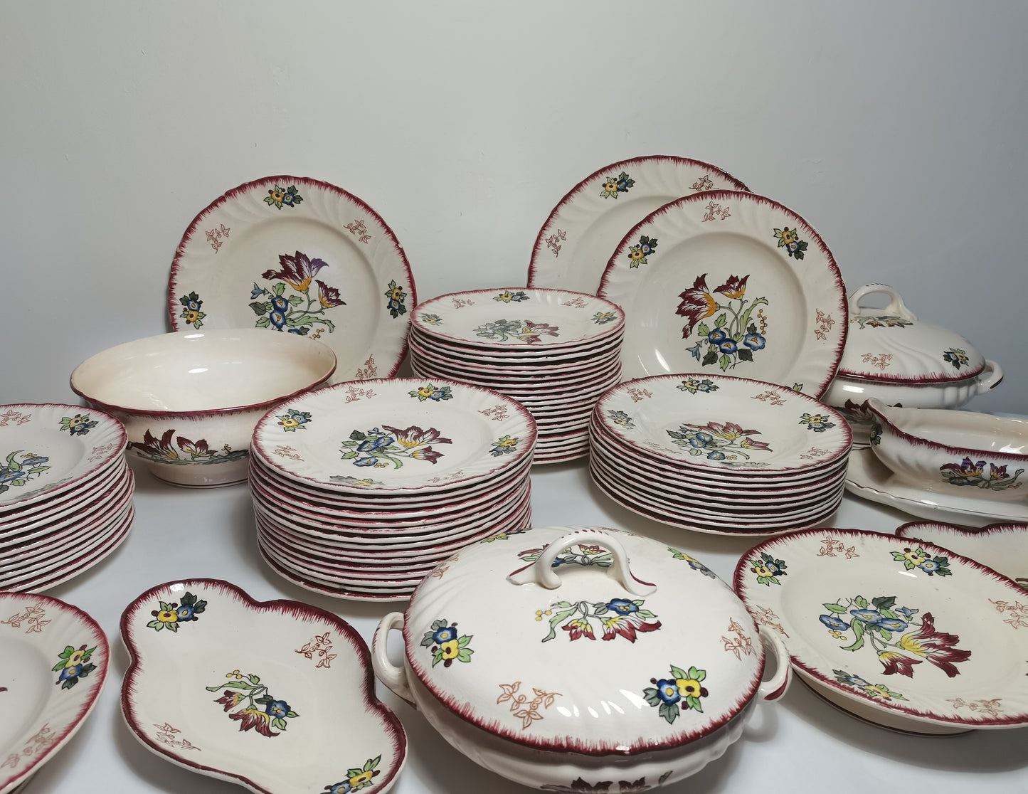 Assiettes creuses en faïence Modèle "Marseille" de Longwy